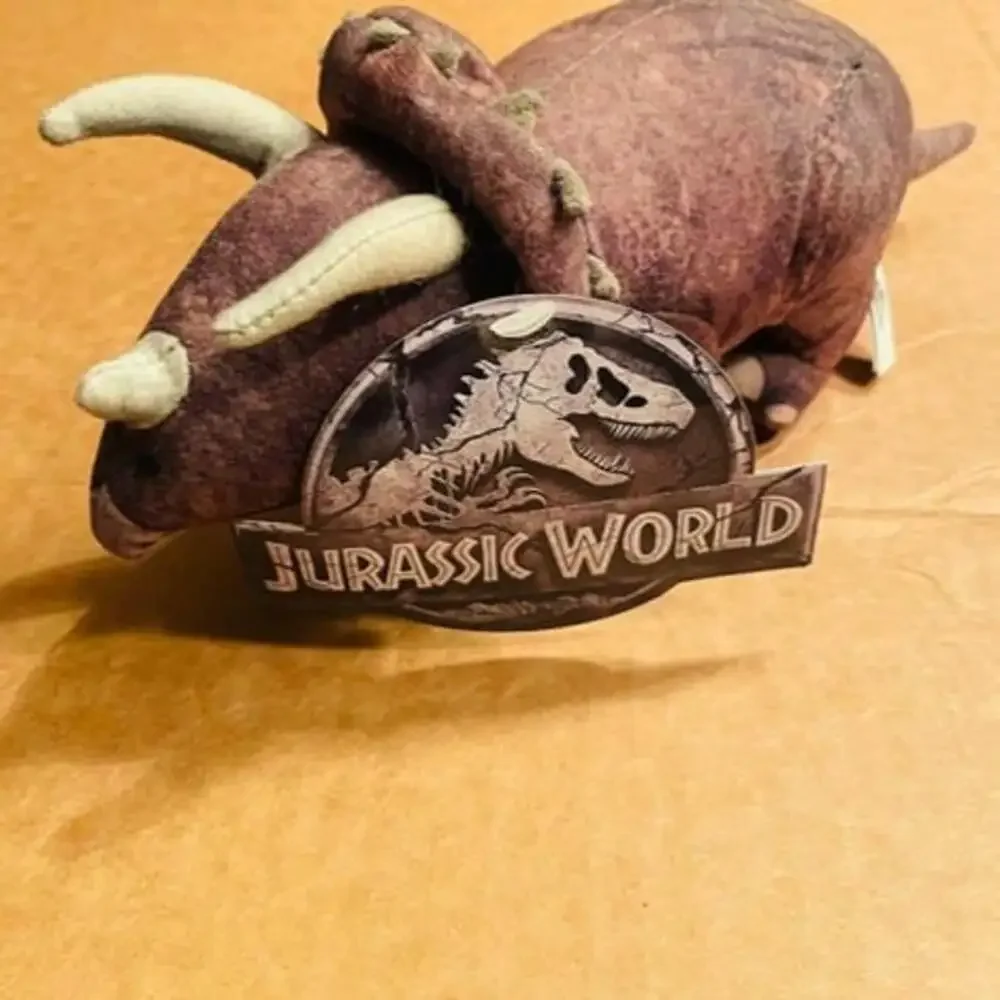 NEW w/Tag 2018 Jurassic World Tricerotops Dinosaur Plush 15